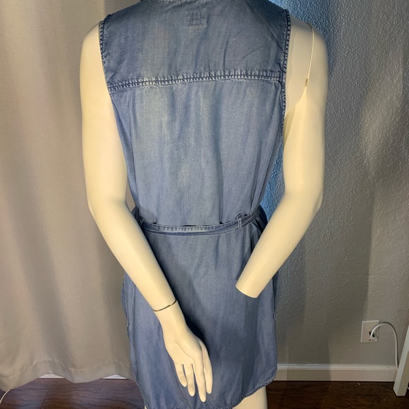 Blue denim collared sleeveless dress with string belt - Picture 2 of 2